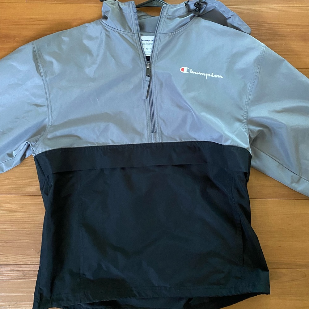Men’s Small Champion Wind Breaker